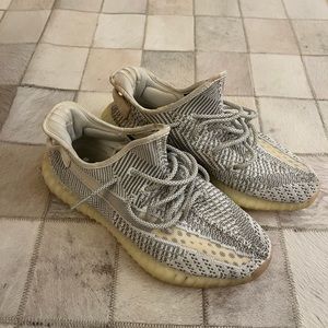 YEEZY BOOST 350 V2 men’s sneakers size US 10, gently worn